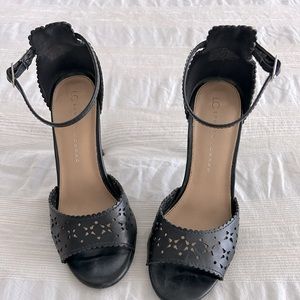 LC Lauren Conrad black heels